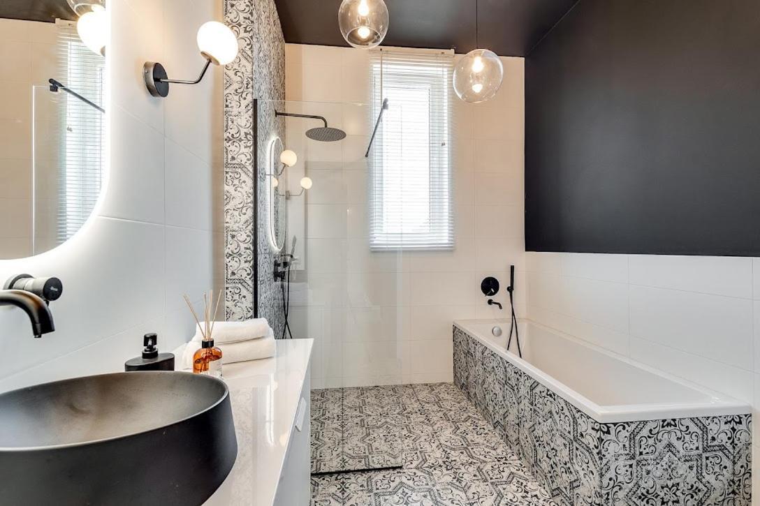Jan III Sobieski - Luksusowy Apartament L Z Darmowym Prywatnym Parkingiem Gliwice Ngoại thất bức ảnh